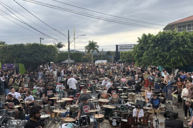 1&ordf; Edi&ccedil;&atilde;o doming&atilde;o na pra&ccedil;a