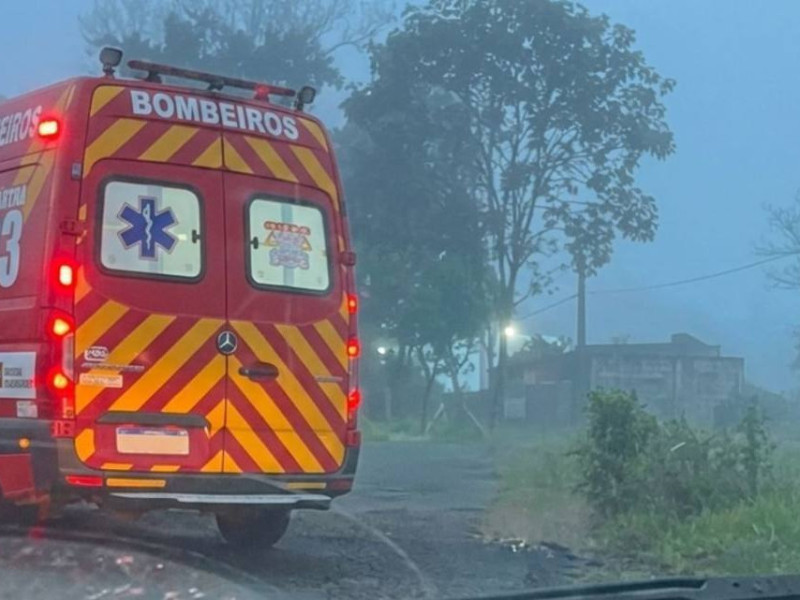 Bombeiros j&aacute; encontraram os dois jovens sem vida