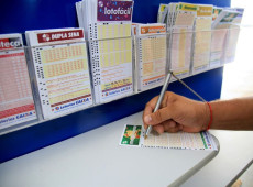 Apostadores veem as loterias da Caixa como uma oportunidade de melhorar de vida