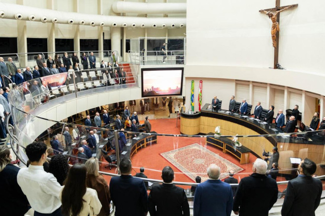 Vinte pessoas, entidades e institui&ccedil;&otilde;es foram homenageados