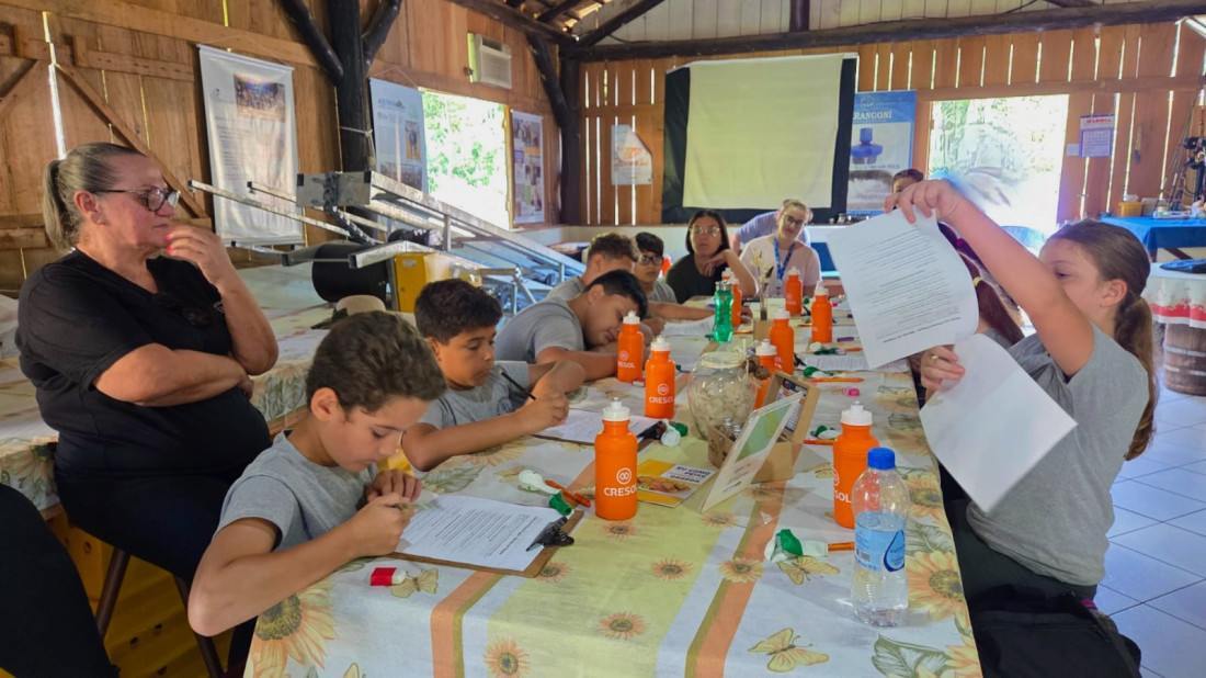 Durante o desenvolvimento do projeto, os alunos estudaram a produ&ccedil;&atilde;o de til&aacute;pia a partir de conte&uacute;dos interdisciplinares. 