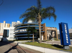 Est&atilde;o dispon&iacute;veis vagas para Costura B&aacute;sica, Excel Avan&ccedil;ado, Excel Intermedi&aacute;rio, Inform&aacute;tica B&aacute;sica, Leitura e Interpreta&ccedil;&atilde;o de Desenho, Metrologia Industrial, Modelista de Roupas e Soldador. Todas as forma&ccedil;&otilde;es s&atilde;o gratuitas e as vagas s&atilde;o limitadas.
