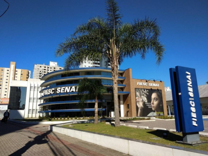 Est&atilde;o dispon&iacute;veis vagas para Costura B&aacute;sica, Excel Avan&ccedil;ado, Excel Intermedi&aacute;rio, Inform&aacute;tica B&aacute;sica, Leitura e Interpreta&ccedil;&atilde;o de Desenho, Metrologia Industrial, Modelista de Roupas e Soldador. Todas as forma&ccedil;&otilde;es s&atilde;o gratuitas e as vagas s&atilde;o limitadas.
