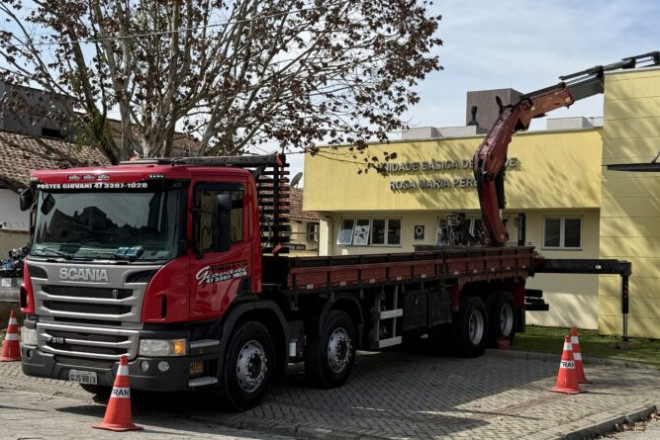 Em fun&ccedil;&atilde;o das infiltra&ccedil;&otilde;es, Prefeitura precisou trocar todo o telhado