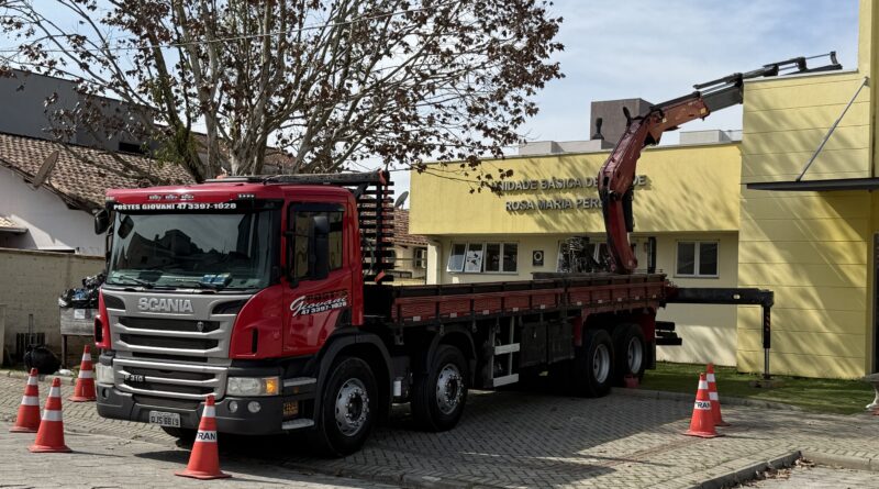 Em função das infiltrações, Prefeitura precisou trocar todo o telhado