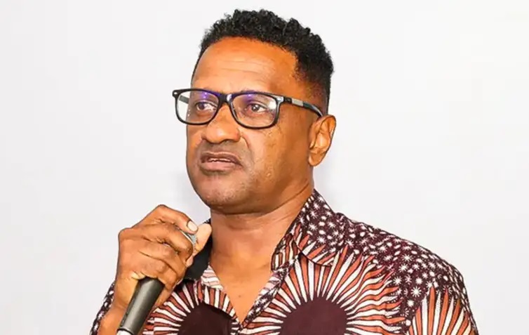 Candidato Hertz Dias (PSTU)