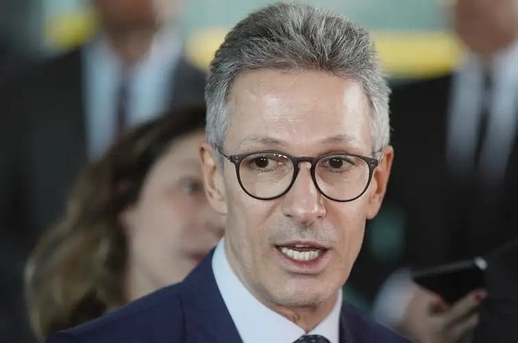 O ex-governador de Minas Gerais, Romeu Zema, durante entrevista coletiva.