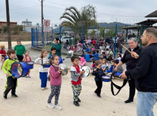 Criada neste ano, a fanfarra &eacute; a primeira da Educa&ccedil;&atilde;o Infantil de Gaspar e utiliza instrumentos profissionais adaptados aos pequenos m&uacute;sicos. 
