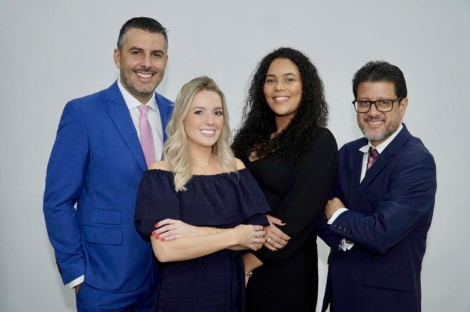 Roberto Pereira vende participa&ccedil;&atilde;o na Cruz e Pereira Advogados; Edson Rodrigues da Cruz e Andressa Heiler Costa seguem &agrave; frente do escrit&oacute;rio
