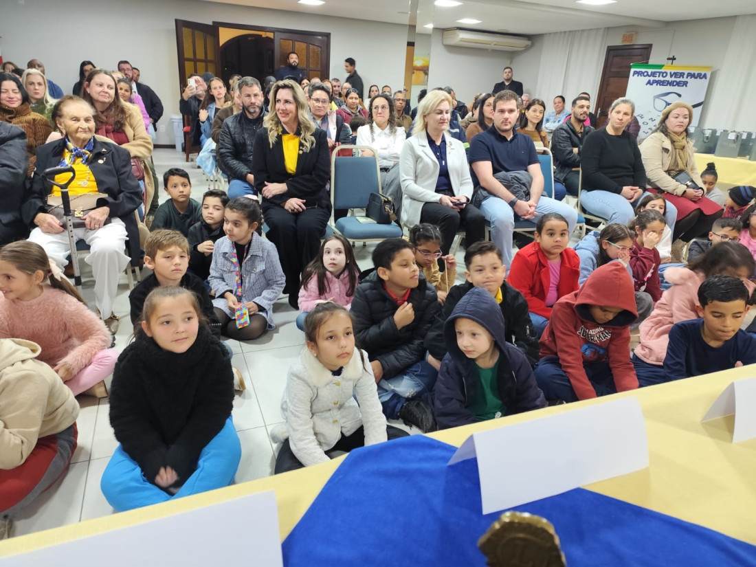 Evento reuniu pais, filhos, diretoria do Lions e parceiros do programa