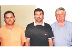 Da esquerda para direita: Adilson Schmitt, Pedro In&aacute;cio Bornhusen e Aloir Spengler em 2002