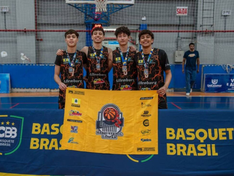 Equipe de Basquete compete na capital