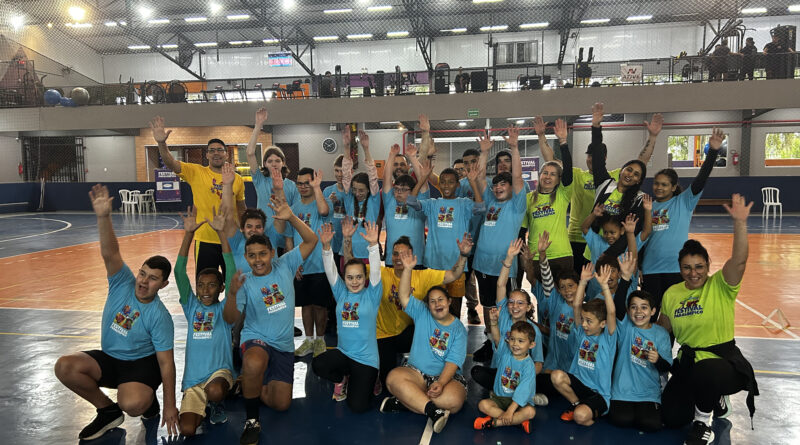 Os participantes conheceram três modalidades: bocha paralímpica, atletismo e futebol de 5
