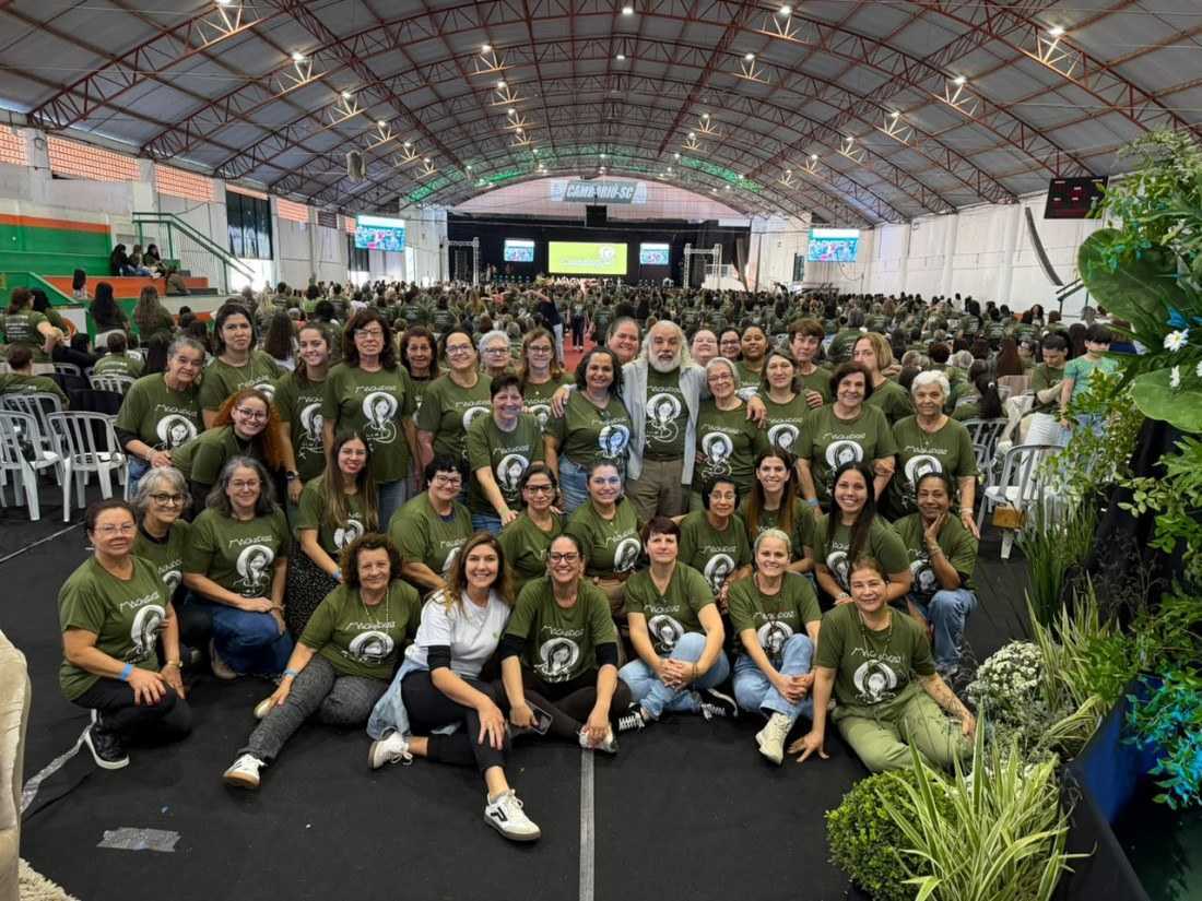 Mais de duas mil mulheres