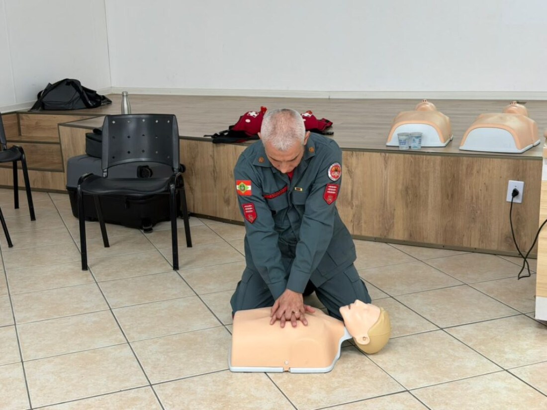  Capacitação em primeiros socorros para profissionais da educação