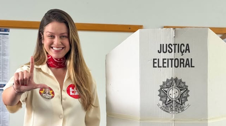 Giovana faz história ao ser a primeira deputada federal eleita pelo PCdoB