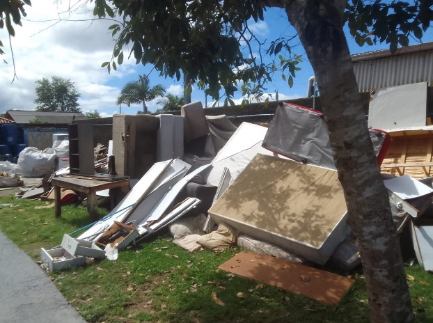 Imagens se repetem em vários bairros da cidade