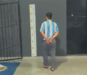 Homem foi encaminhado &agrave; delegacia de pol&iacute;cia e posteriormente ao pres&iacute;dio regional