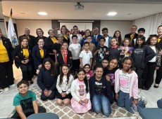 Projeto capitaneado pelo Lions Clube entregou mais 60 &oacute;culos a estudantes da rede p&uacute;blica