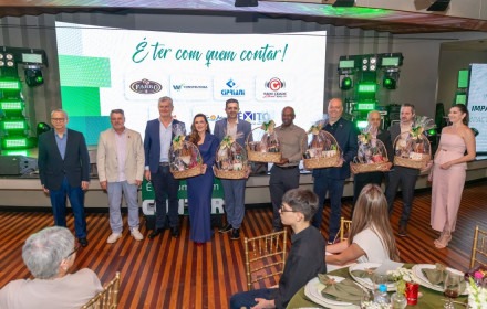 Homenagem aos  fundadores que inauguraram a 1&deg; ag&ecirc;ncia