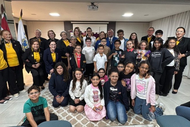 Projeto capitaneado pelo Lions Clube entregou mais 60 &oacute;culos a estudantes da rede p&uacute;blica