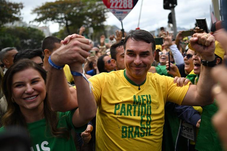 Os organizadores convidam os participantes a levarem bandeiras do Brasil e vestirem roupas nas cores verde e amarela.