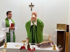 Na homilia da missa celebrada aos funcion&aacute;rios, o Papa agradeceu "pelo que fizeram e fazem por ele" no Hospital Gemelli
