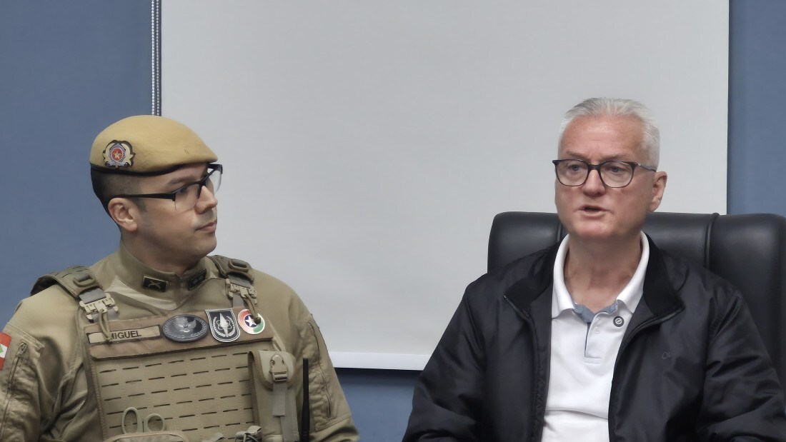 O prefeito destacou que, desde o início da atual gestão, em janeiro de 2025, o município vem adotando medidas para proteger alunos, professores e demais profissionais da rede pública municipal.
