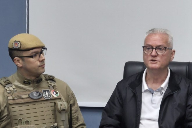 O prefeito destacou que, desde o in&iacute;cio da atual gest&atilde;o, em janeiro de 2025, o munic&iacute;pio vem adotando medidas para proteger alunos, professores e demais profissionais da rede p&uacute;blica municipal.