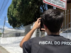 Mutir&atilde;o para retirar fios irregulares dos postes
